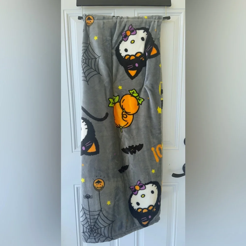 New Hello Kitty Halloween Gray Plush Throw Blanket 50x70